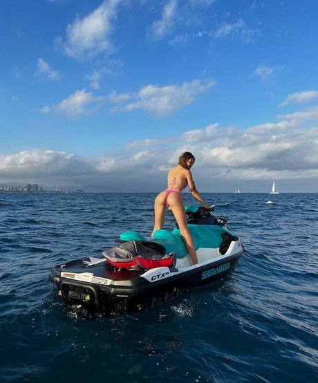 katehritsay nude thumbnail