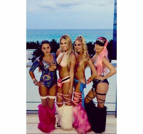 Amber BeIarski xxx model images