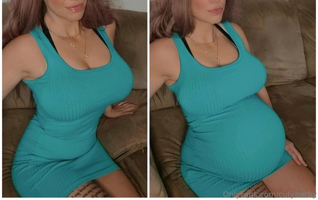 cutybarby model naked pics