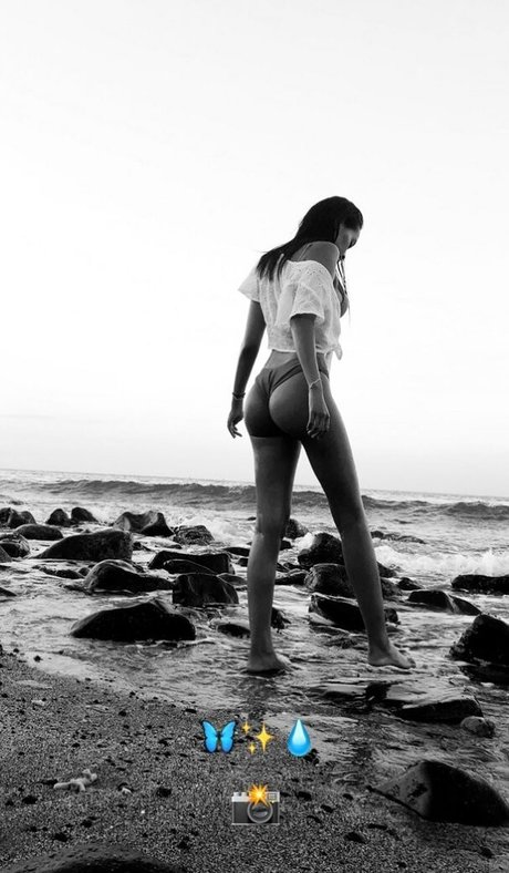 jaruwanzehrer model perfect image