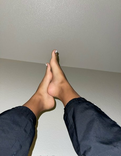 fineislandfeet hd model picture