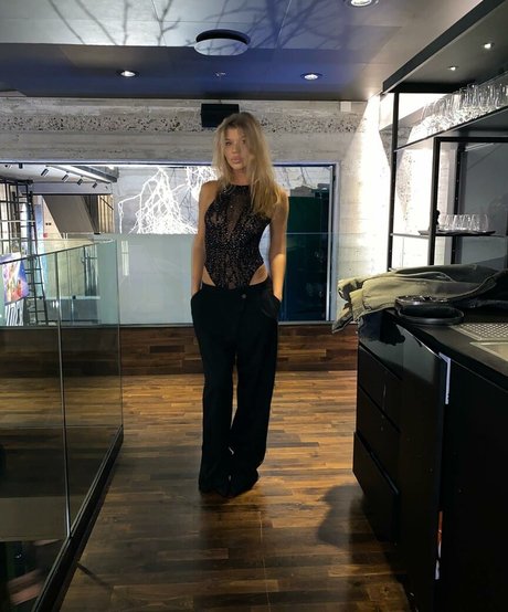 frottage onlyfans pornographic picture