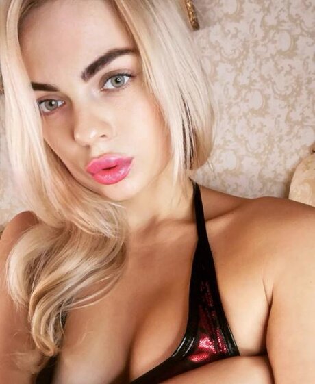 AlisaSweet_ naked model img