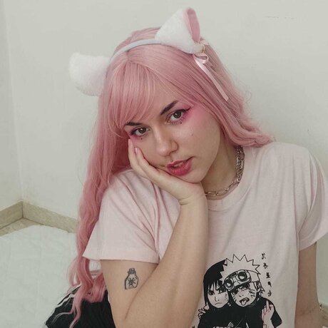 Cute Peach model pictures