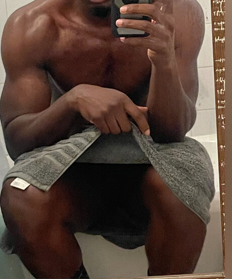 Sluggawood11D nudes actress image