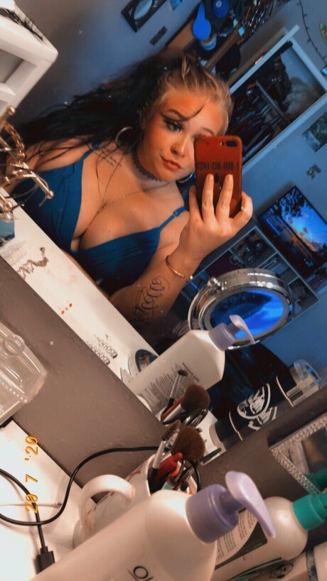Snowbunny1998 model nude pictures