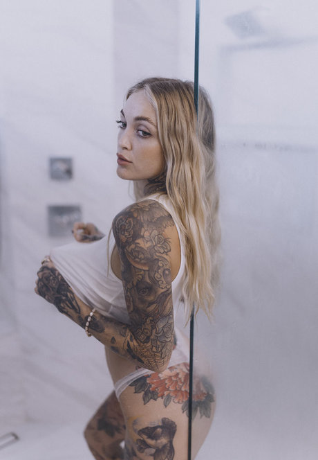 Torrie Blake model porn photo