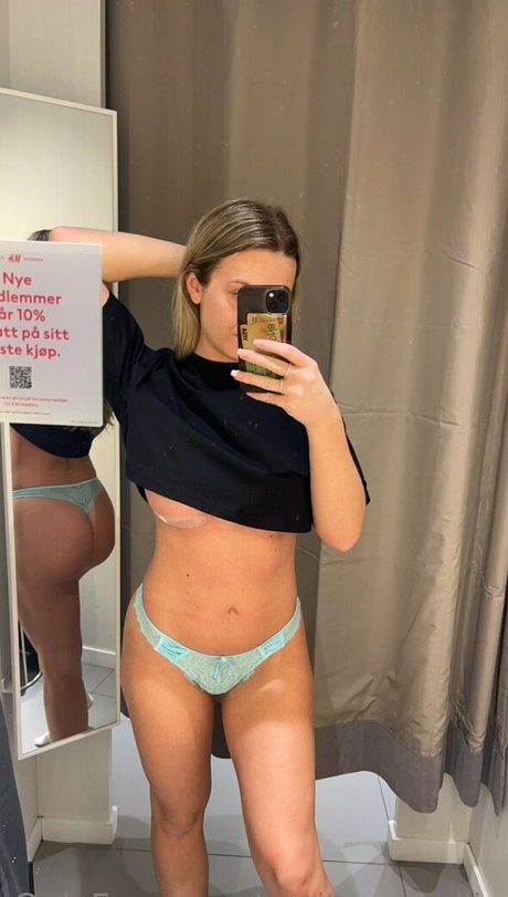 petitesexysilje model porn photo