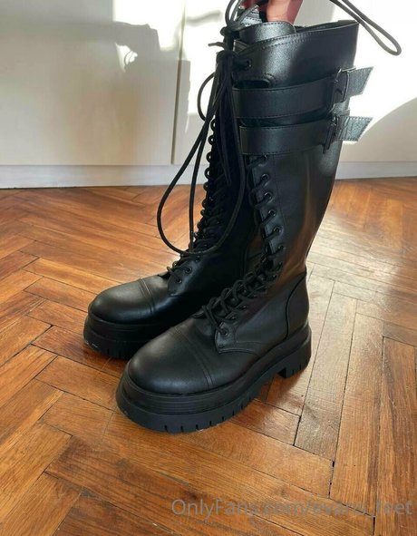 evans feet adult star photos