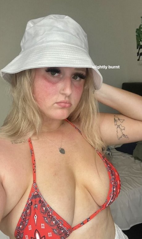 morezoe xxx model photos