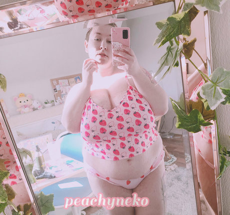 peachyneko pornstar hd pics