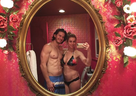 Iliza Shlesinger adult model gallery