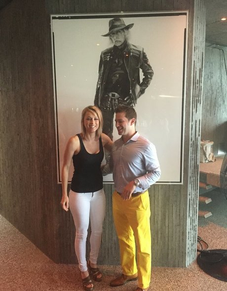 Iliza Shlesinger pornstar adult photo