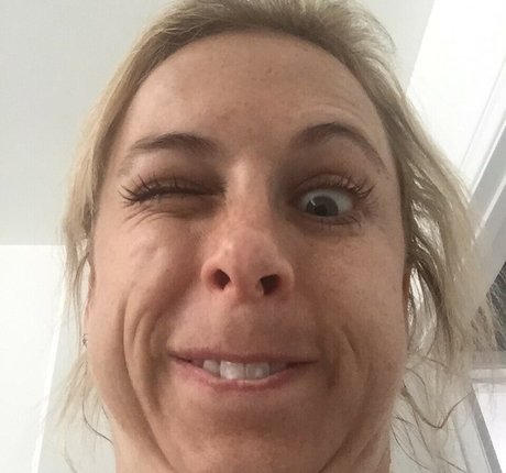 Iliza Shlesinger model naked picture