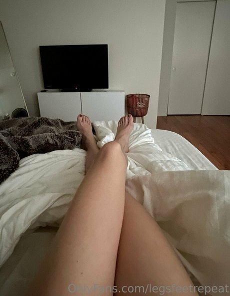 legsfeetrepeat sexy actress image