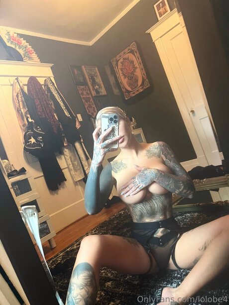 Lolobe4 model top img