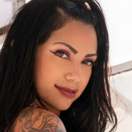 Teresa Saint pretty actress picture