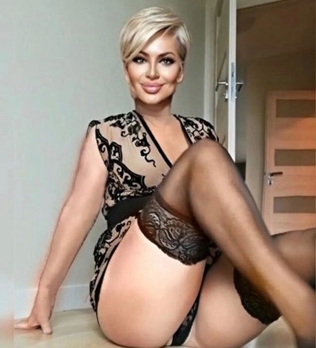 Cheri Lady model hd pictures