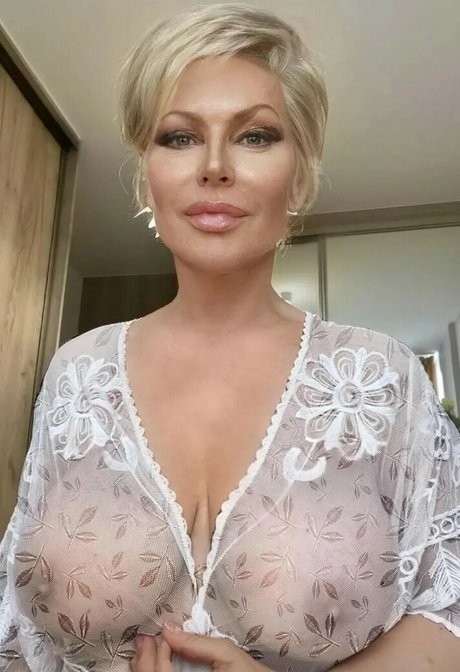 Cheri Lady sex model photos