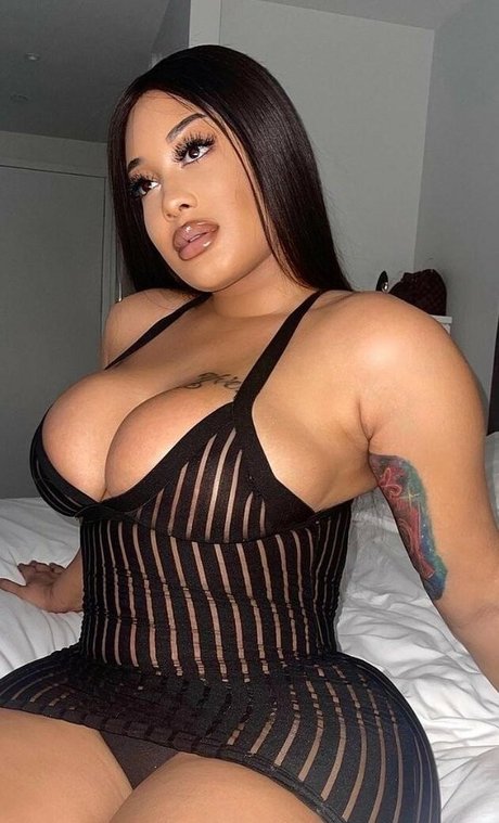 Kristiana King pornstar naked img