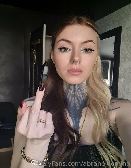 abraheldomina sexy model photo