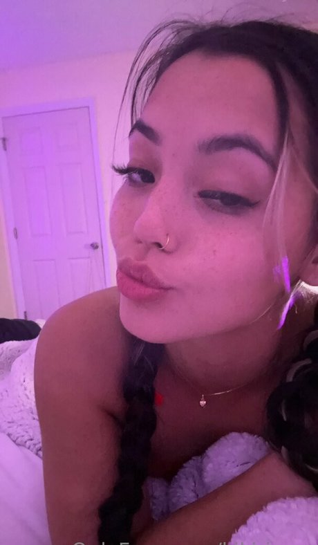 kikirivers nude model photo