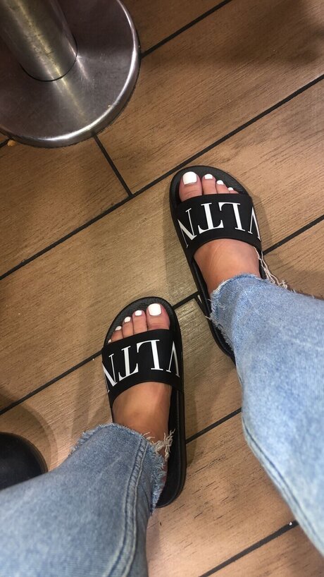 Princess feet sex pornstar] photo