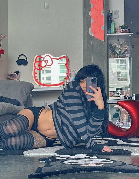suikomuu model naked gallery