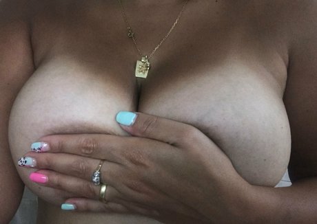 mom feet onlyfans pornographic photo