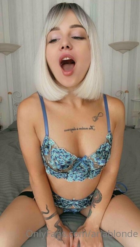 ariablonde adult model gallery