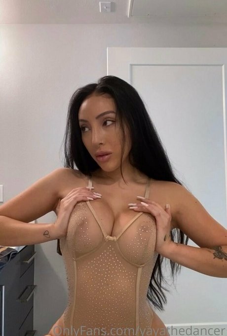 yayathedancer model nude pic