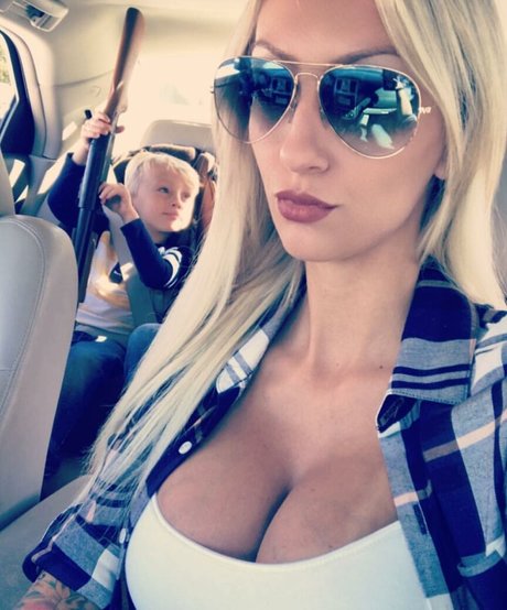 Michelle Pimer star beautiful picture