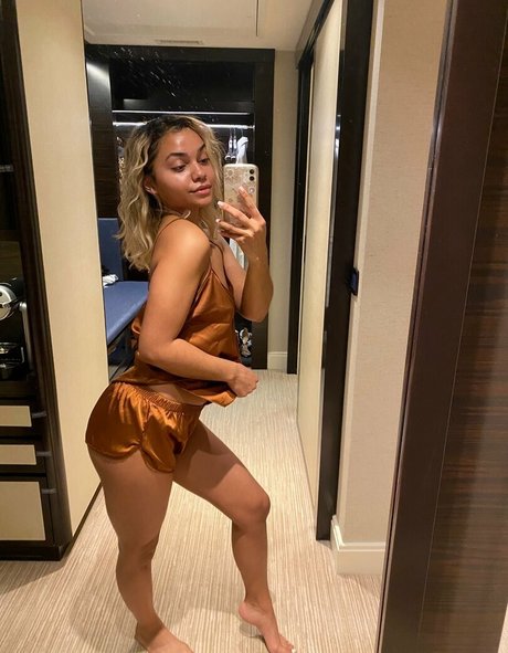 exoticbabe18 model nude photo