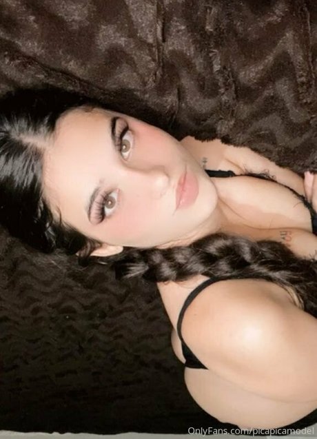 picapicamodel model nude gallery