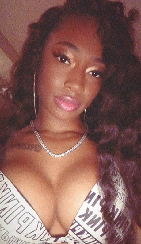 Lucky Hustla exclusive actress galleries