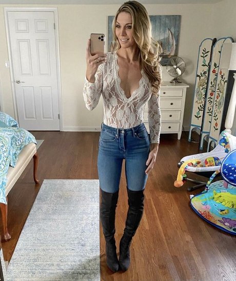 Callie Bundy star top galleries