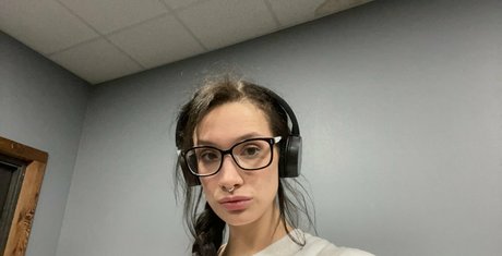 fitmom420 model photo