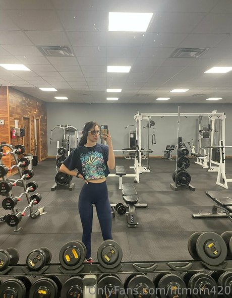 fitmom420 hot actress image