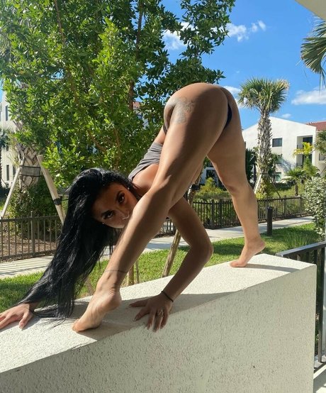 therealchile adult model picture