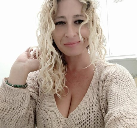 blonde deepthroat onlyfans sexy pics