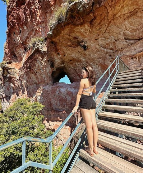 Bela Fernandes sexy star img