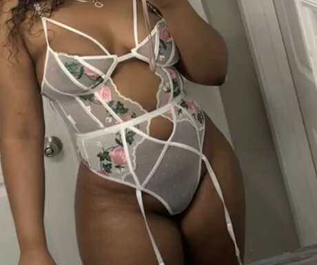 Your Dream Doll nude model pic