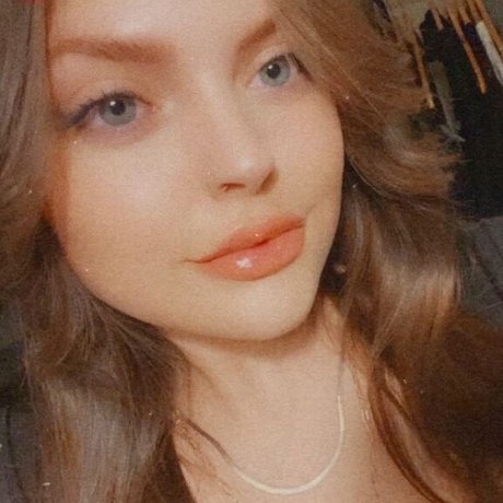 Bbgumbitchh erotic star gallery