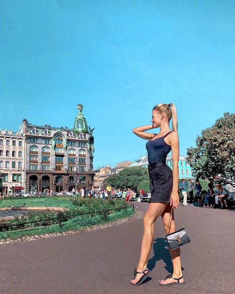 Viki Doux top actress galleries