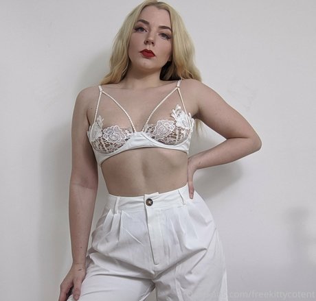 freekittycontent model high quality picture