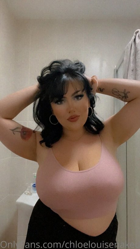 Chloe Louise pretty model pic