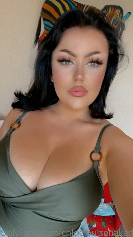 Chloe Louise star top photo