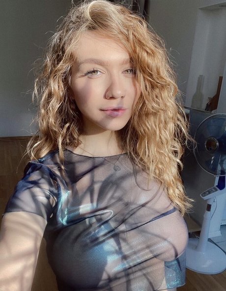 heeyhelly exclusive pornstar galleries