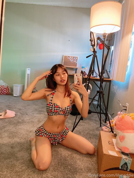 Lilypaddie nude thumbnail