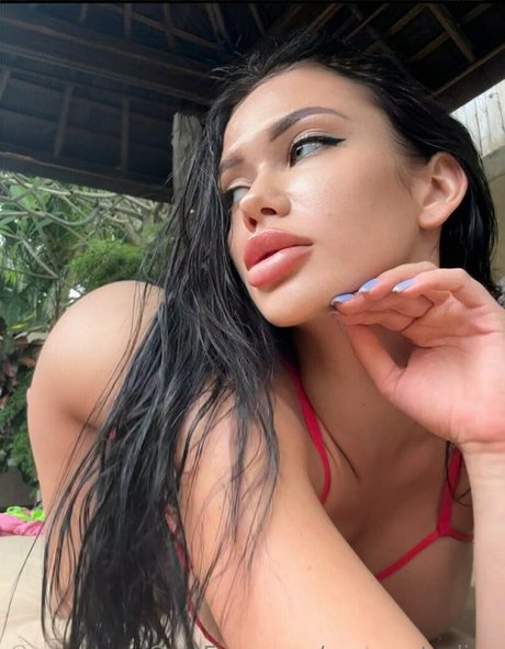 gymnast alina profile pic